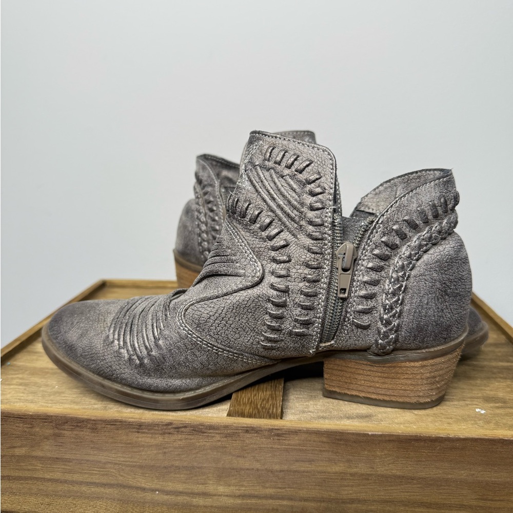 Not Rated Nosara ankle boots in a grey - Picture 3 of 10